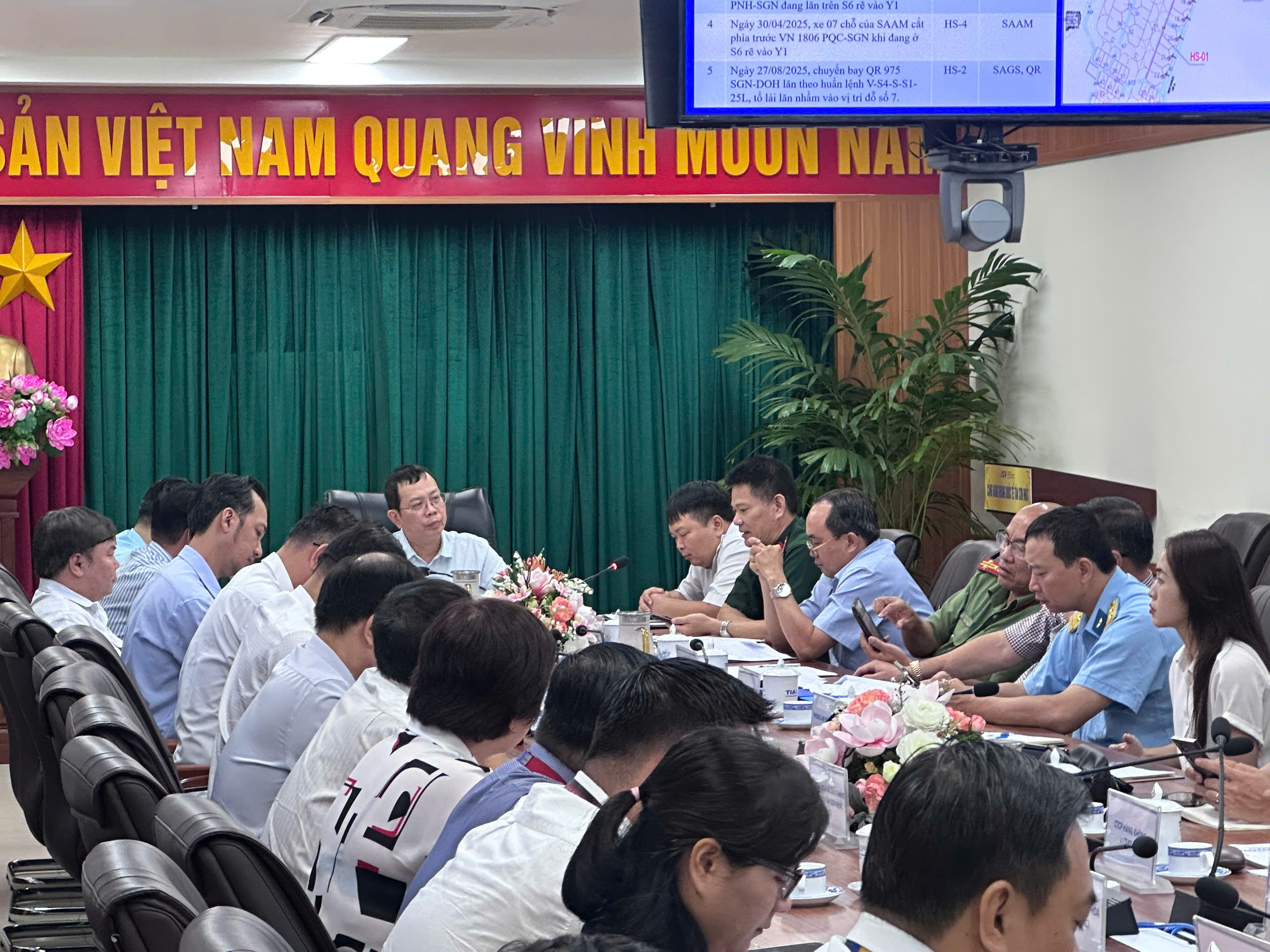 CẢNG HKQT TÂN SƠN NHẤT SƠ KẾT HOẠT ĐỘNG CÔNG TÁC AN TOÀN ĐƯỜNG CẤT HẠ CÁNH 09 THÁNG ĐẦU NĂM 2025|LOCAL_PATH:crawled_data/images/featured_ff27bdefd259.jpg