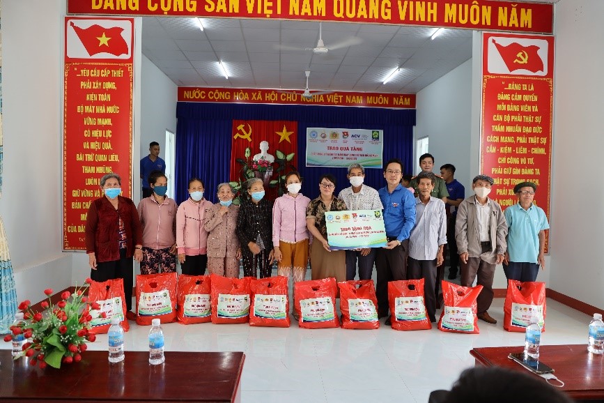 hanhtrinhdo8.jpg