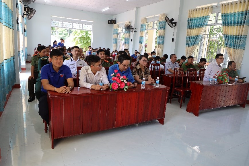 hanhtrinhdo9.jpg