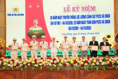 CẢNG HKQT LIÊN KHƯƠNG VINH DỰ NHẬN GIẤY KHEN NHÂN DỊP KỶ NIỆM 65 NĂM NGÀY TRUYỀN THỐNG LỰC LƯỢNG CẢNH SÁT PCCC VÀ CNCH