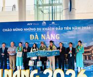 Cảng hàng không quốc tế Đà Nẵng chào đón những vị khách đầu tiên dịp Tết Dương lịch 2026