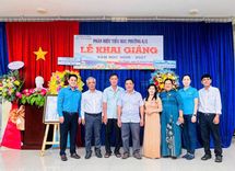 CÔNG ĐOÀN CẢNG HÀNG KHÔNG CÀ MAU ĐỒNG HÀNH CÙNG HỌC SINH TRƯỜNG TIỂU HỌC TÂN THÀNH TRONG NGÀY KHAI GIẢNG NĂM HỌC MỚI