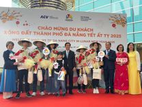 CẢNG HÀNG KHÔNG QUỐC TẾ ĐÀ NẴNG CHÀO ĐÓN NHỮNG HÀNH KHÁCH "XÔNG ĐẤT” DỊP TẾT NGUYÊN ĐÁN ẤT TỴ 2025