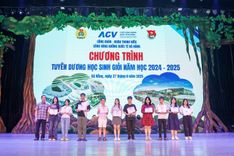 CẢNG HÀNG KHÔNG QUỐC TẾ ĐÀ NẴNG TỔ CHỨC CHƯƠNG TRÌNH TUYÊN DƯƠNG HỌC SINH GIỎI VÀ SINH HOẠT HÈ THIẾU NHI NĂM 2025