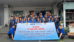 Tuổi trẻ Tân Sơn Nhất ra quân vệ sinh môi trường nhà ga và công trình phụ trợ
