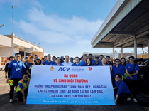 Cảng HKQT Tân Sơn Nhất ra quân vệ sinh môi trường khu hoạt động bay