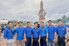 THẮP NẾN TRI ÂN – KHẮC GHI CÔNG ƠN CÁC ANH HÙNG LIỆT SĨ