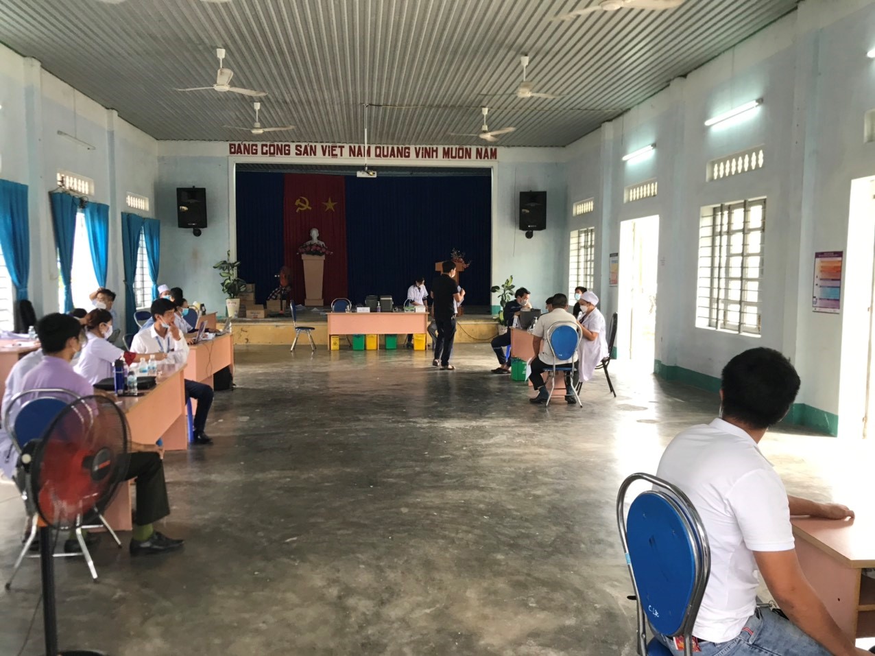 tiemphong2.jpg