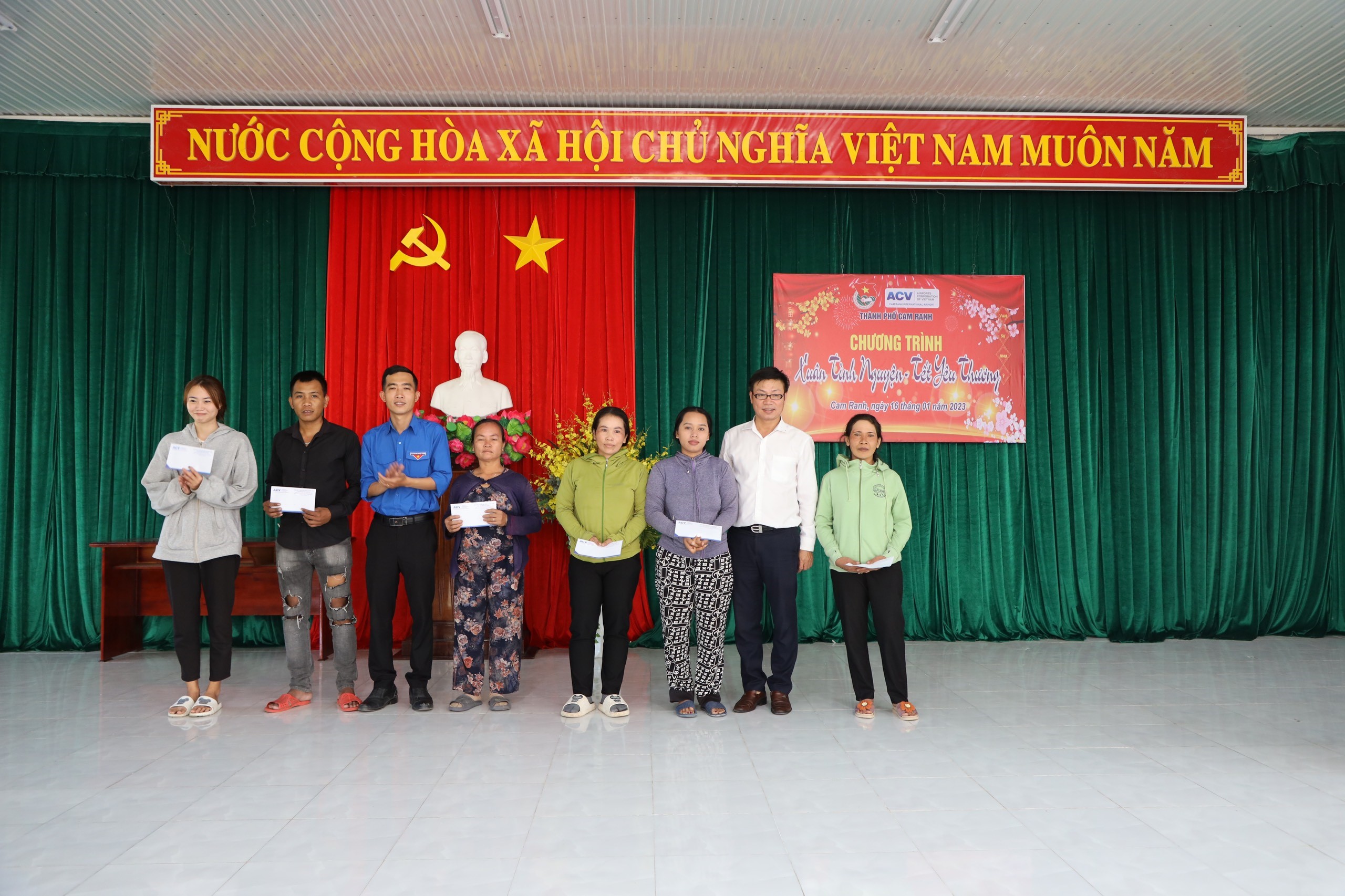 tuthien1.jpg